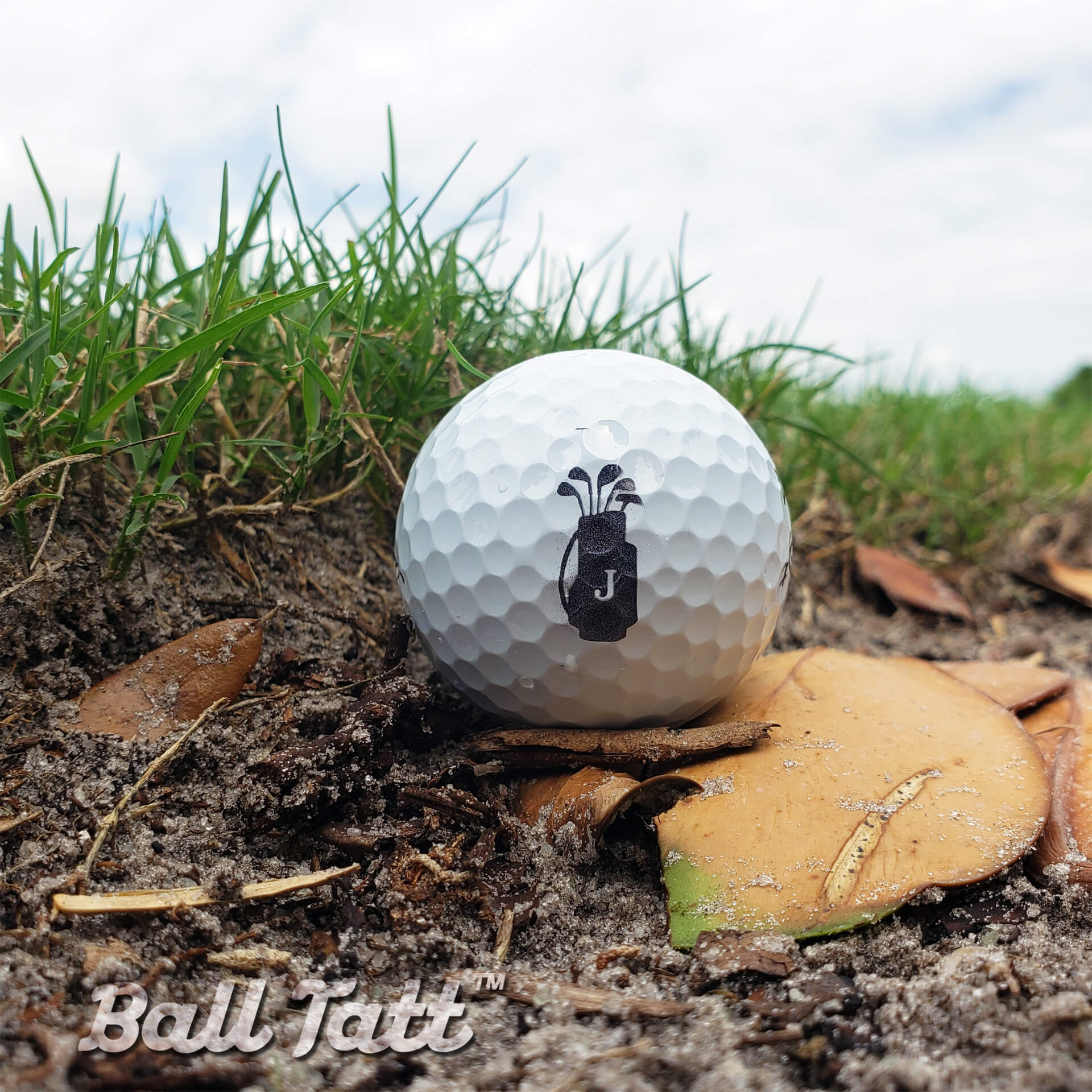 Black golf bag.jpg__PID:6bc77e94-15f7-4aa9-9640-8afeb3057e79